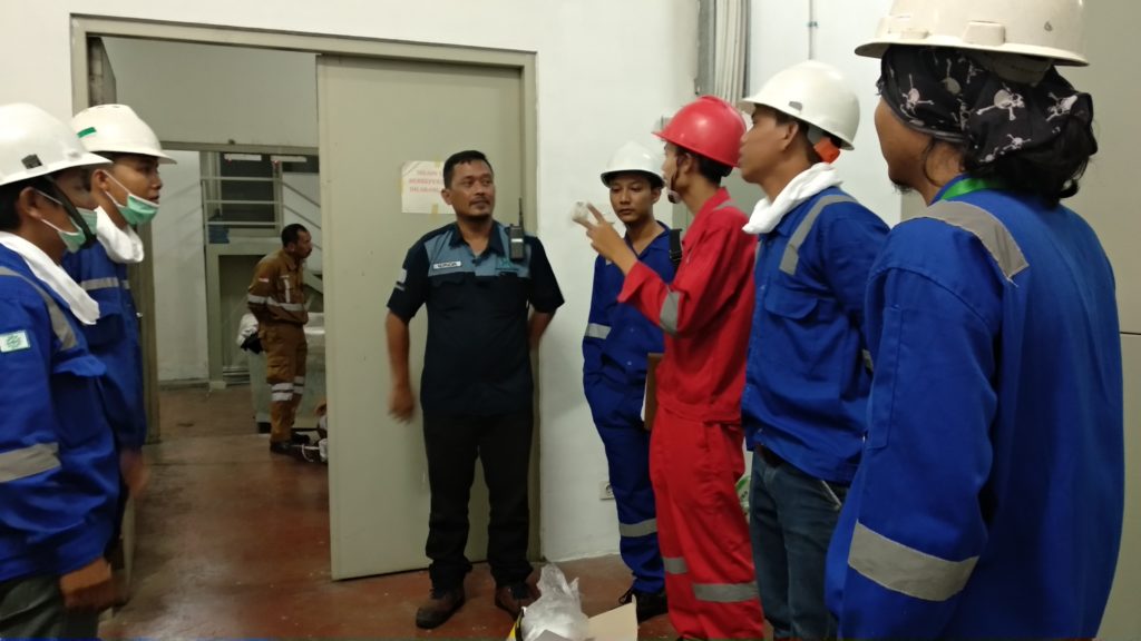 GRAND GALAXY MALL || PREVENTIVE Maintenance Cubicle SMG and Install Capacitor Bank 1 PT SARANA ENERGI INVESTAMA IMG 20190121 235850 - ELECTRICAL & INDUSTRIAL SUPPLIER - SYSTEM INTEGRATOR - SERVICE & MAINTENANCE SUBCONTRACTOR