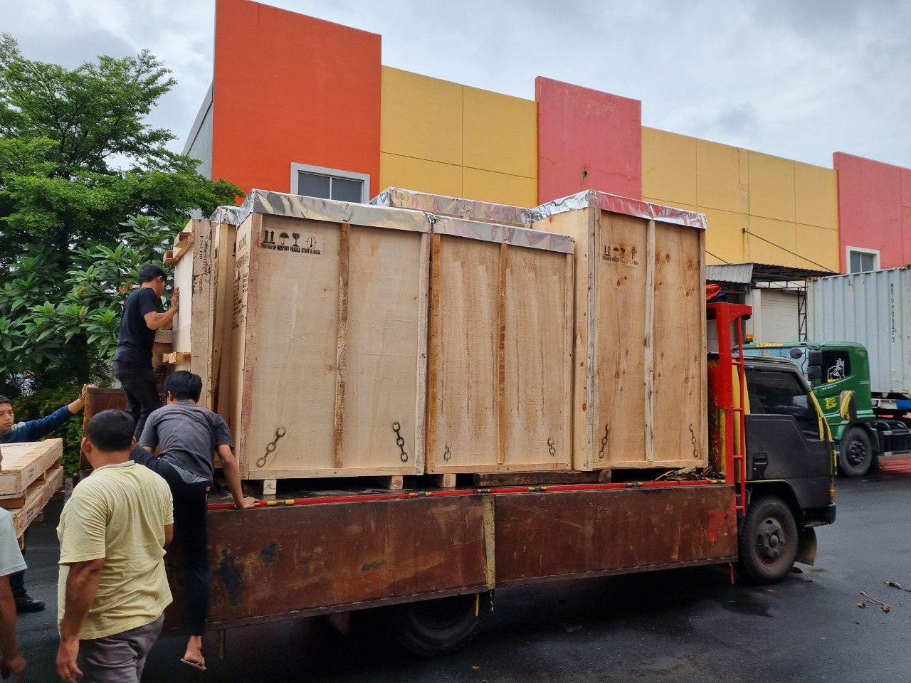 photo 6255678128311611961 y - Sistem Integrator HVAC Jakarta untuk Gedung, Pabrik, Data Center dan Cold Storage